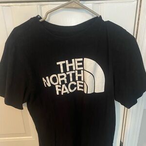 Men’s north face tee